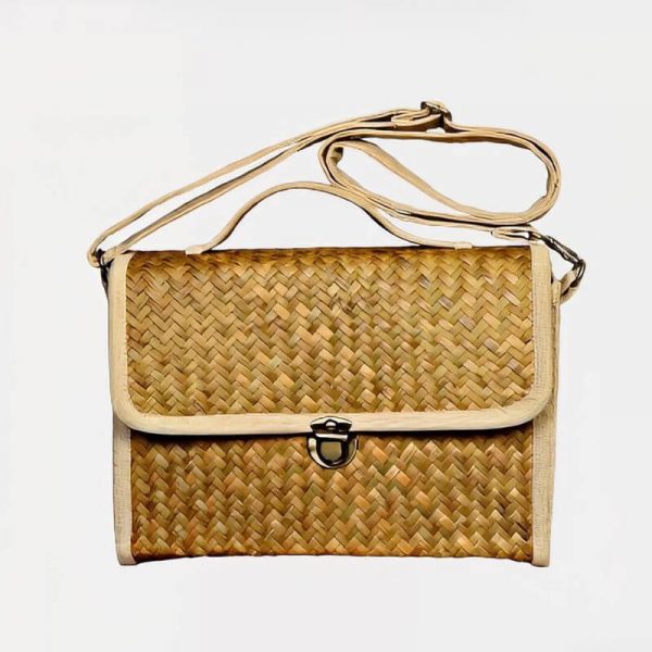 Woven clutch